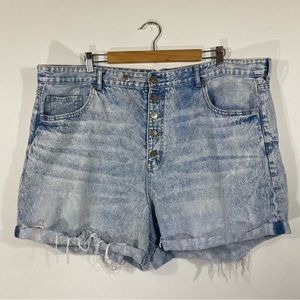 American Eagle Outfitters Light Wash Distressed Mom Shorts